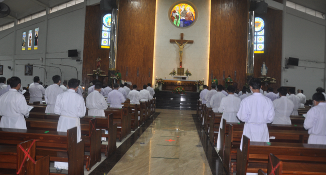 Doa dan Devosi Pribadi dalam Perayaan Ekaristi : Gereja Katolik St